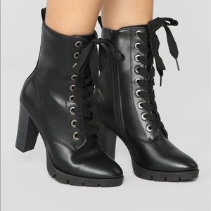 **HOT** Fashion Nova Mixed Feelings Booties Sz 8